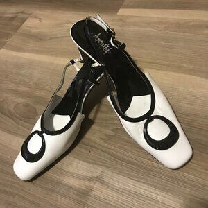 Amalfi Ladies Black And White Leather Shoe Size 9.5